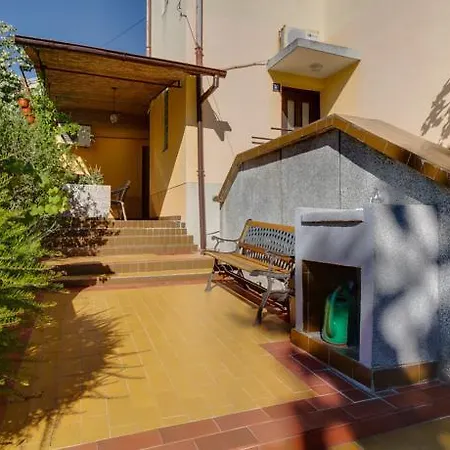 Oleander מאלי לוסיניי