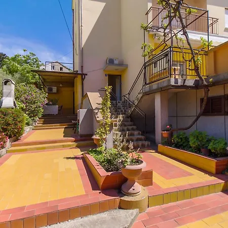 Apartament Apartments Oleander - Near Beach & Old Town With Parking